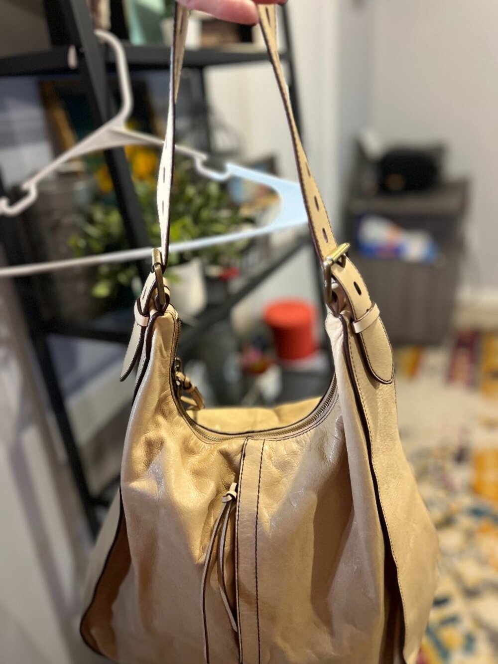 HOBO Cream Leather Shoulder Bag Hobo Purse EUC - Picture 3 of 8